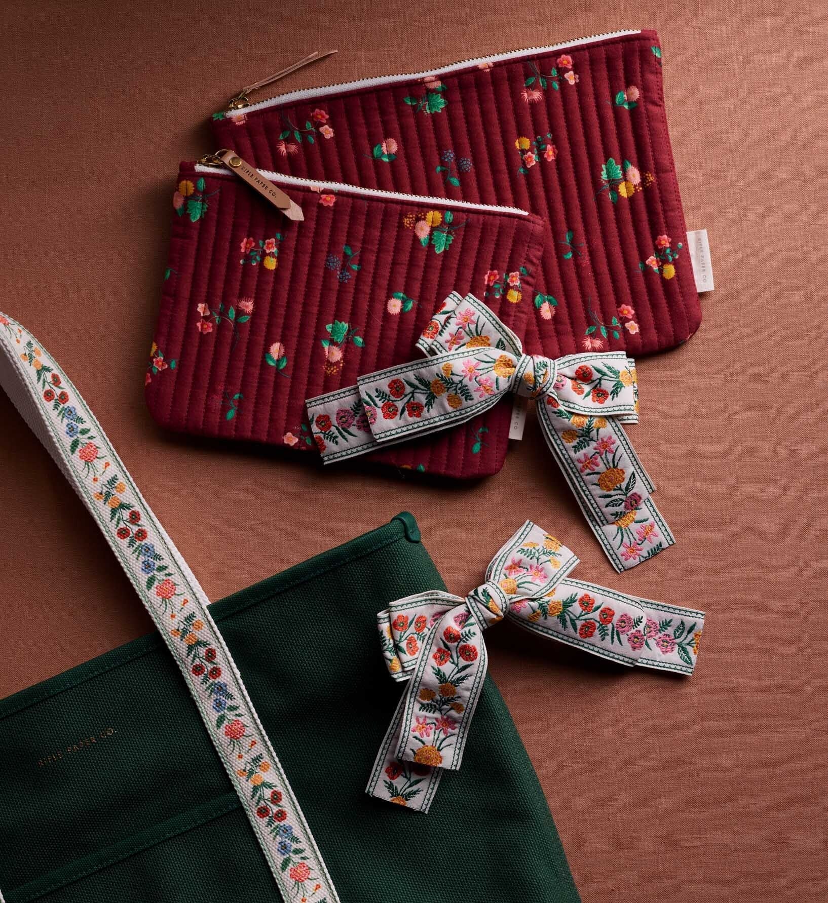 Cloverpaperco™ - Quilted Pouch Set - Ditsy Dahlia