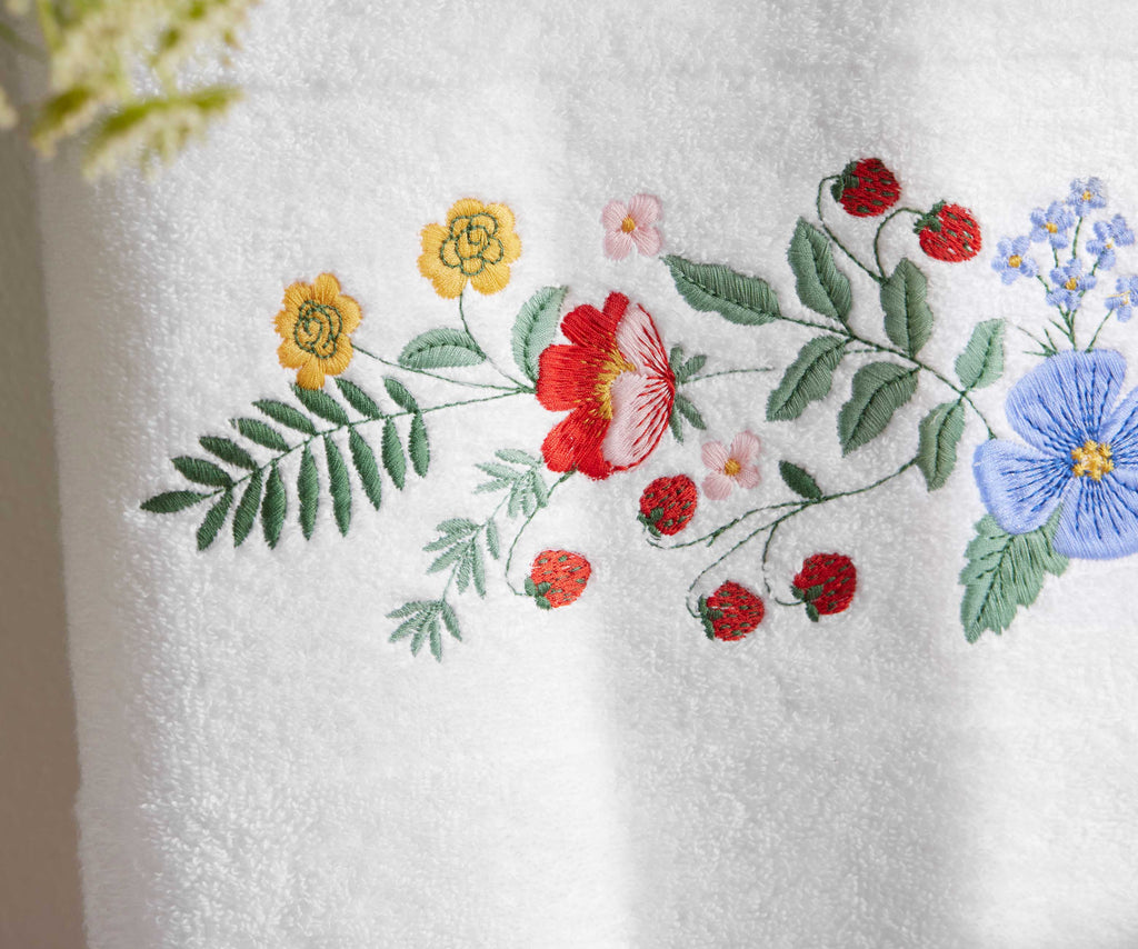 Cloverpaperco™ - Embroidered Bath Towel - Strawberry Fields