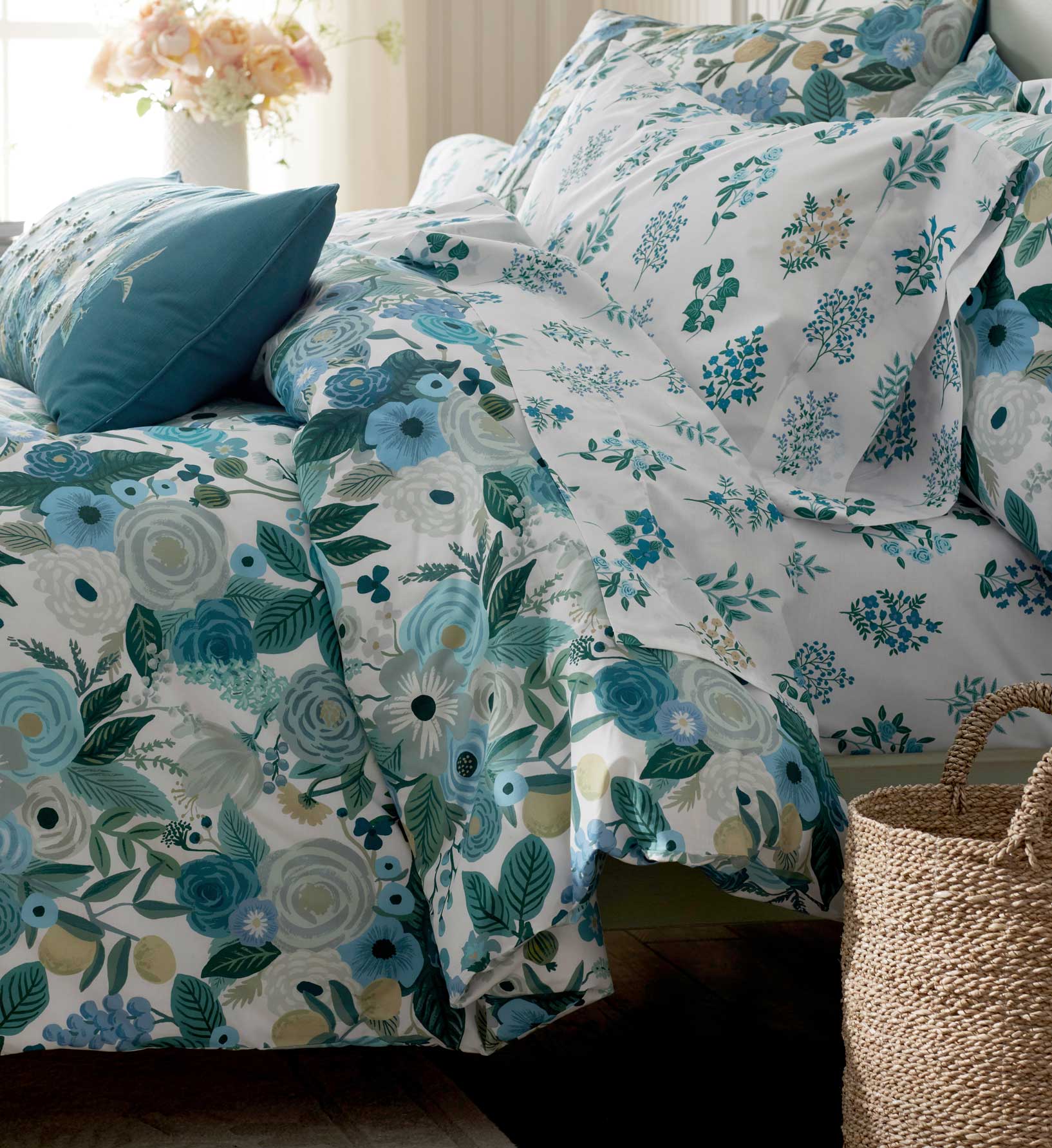 Cloverpaperco™ - Percale Comforter - Garden Party Blue