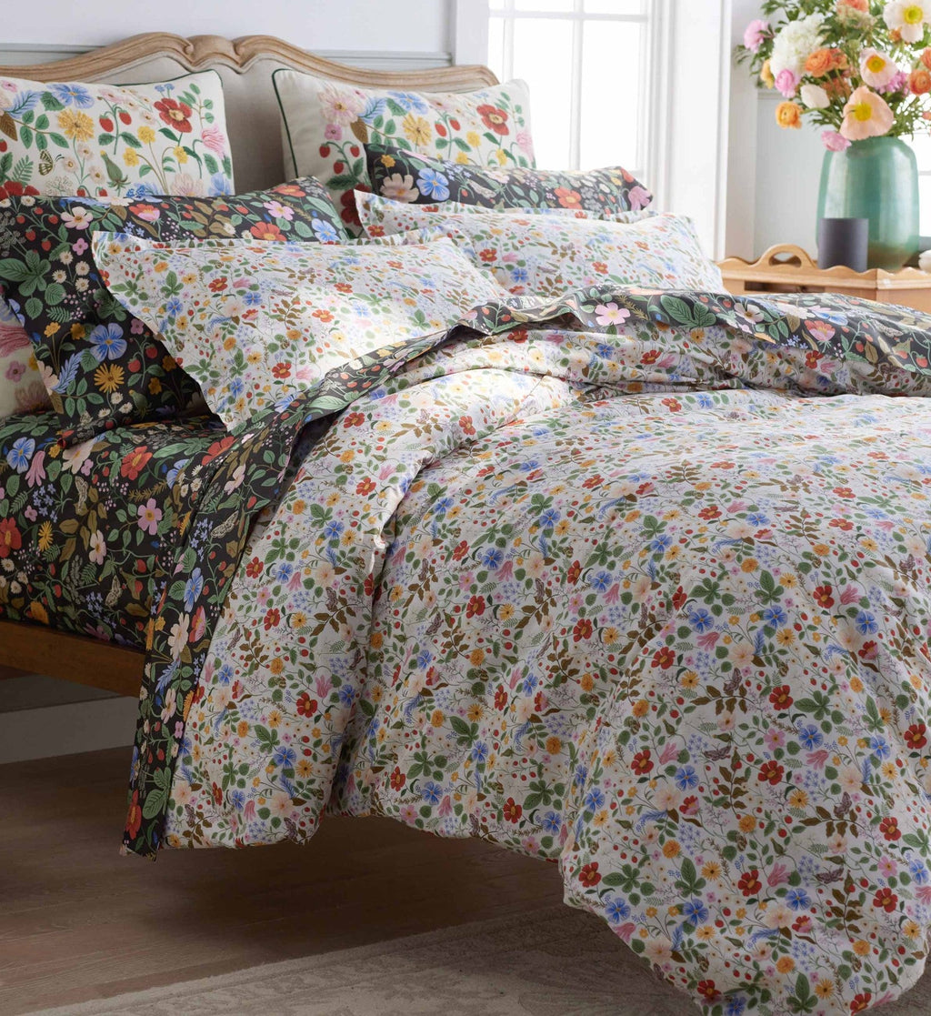 Cloverpaperco™ - Percale Comforter - Strawberry Fields White