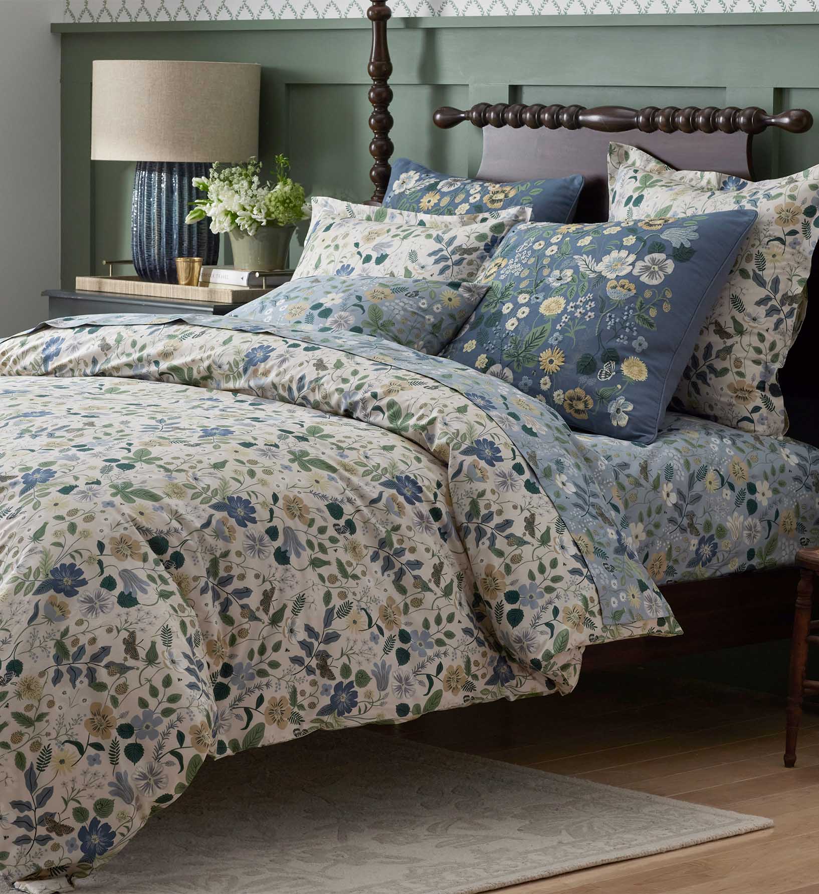 Cloverpaperco™ - Percale Fitted Sheet - Strawberry Fields Slate
