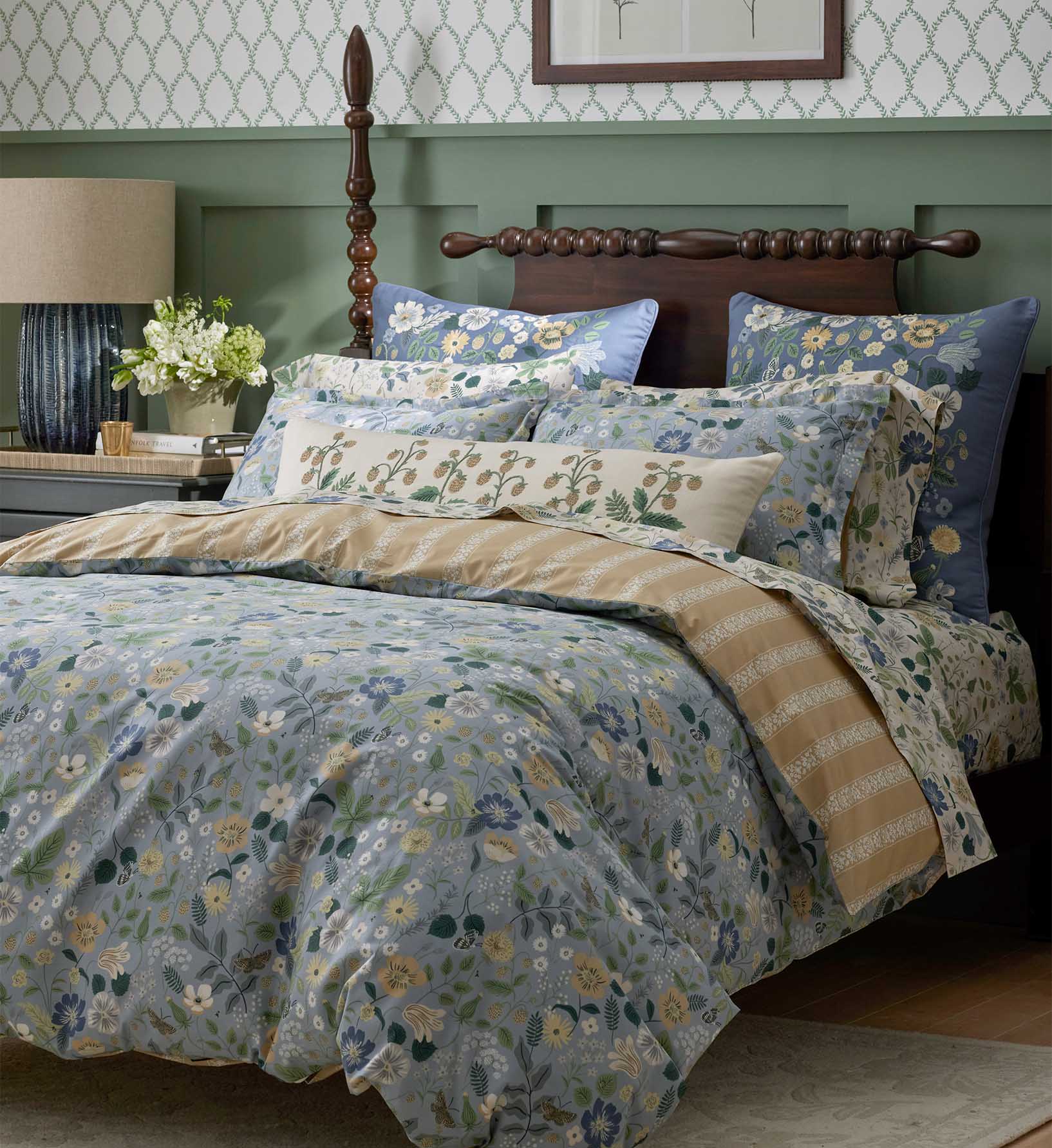 Cloverpaperco™ - Percale Fitted Sheet - Strawberry Fields Beige
