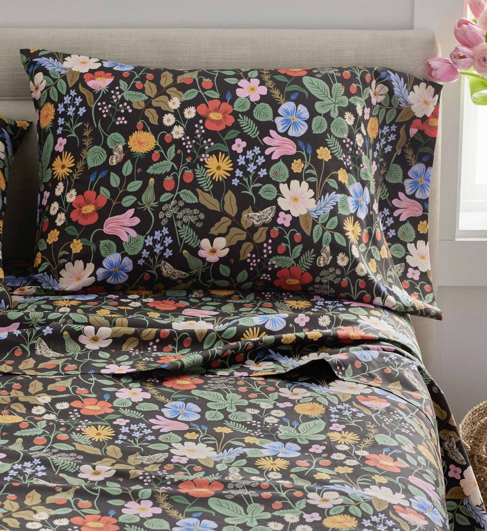 Cloverpaperco™ - Percale Pillowcases - Strawberry Fields Black