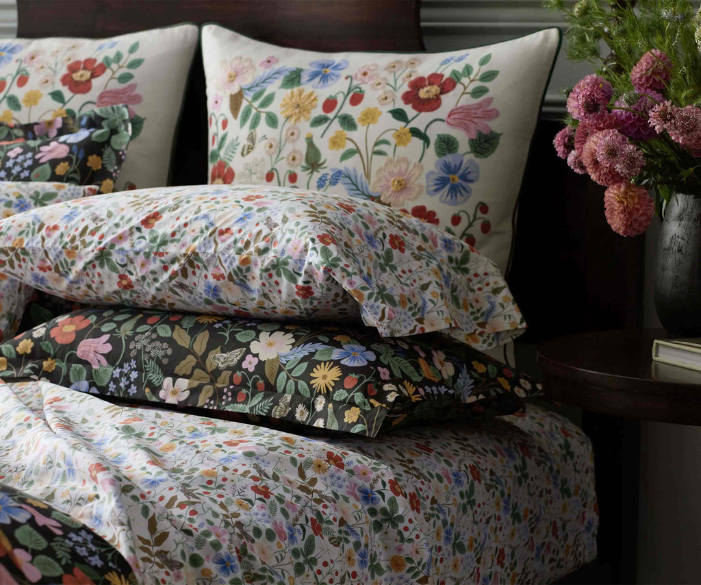Cloverpaperco™ - Percale Sham - Strawberry Fields Black