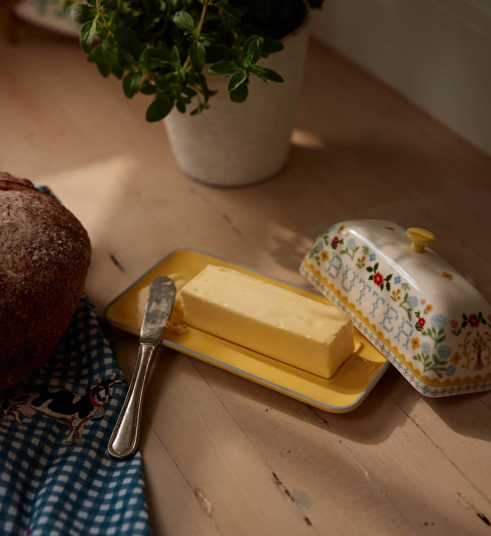 Cloverpaperco™ - Porcelain Butter Dish - Home Sweet Home