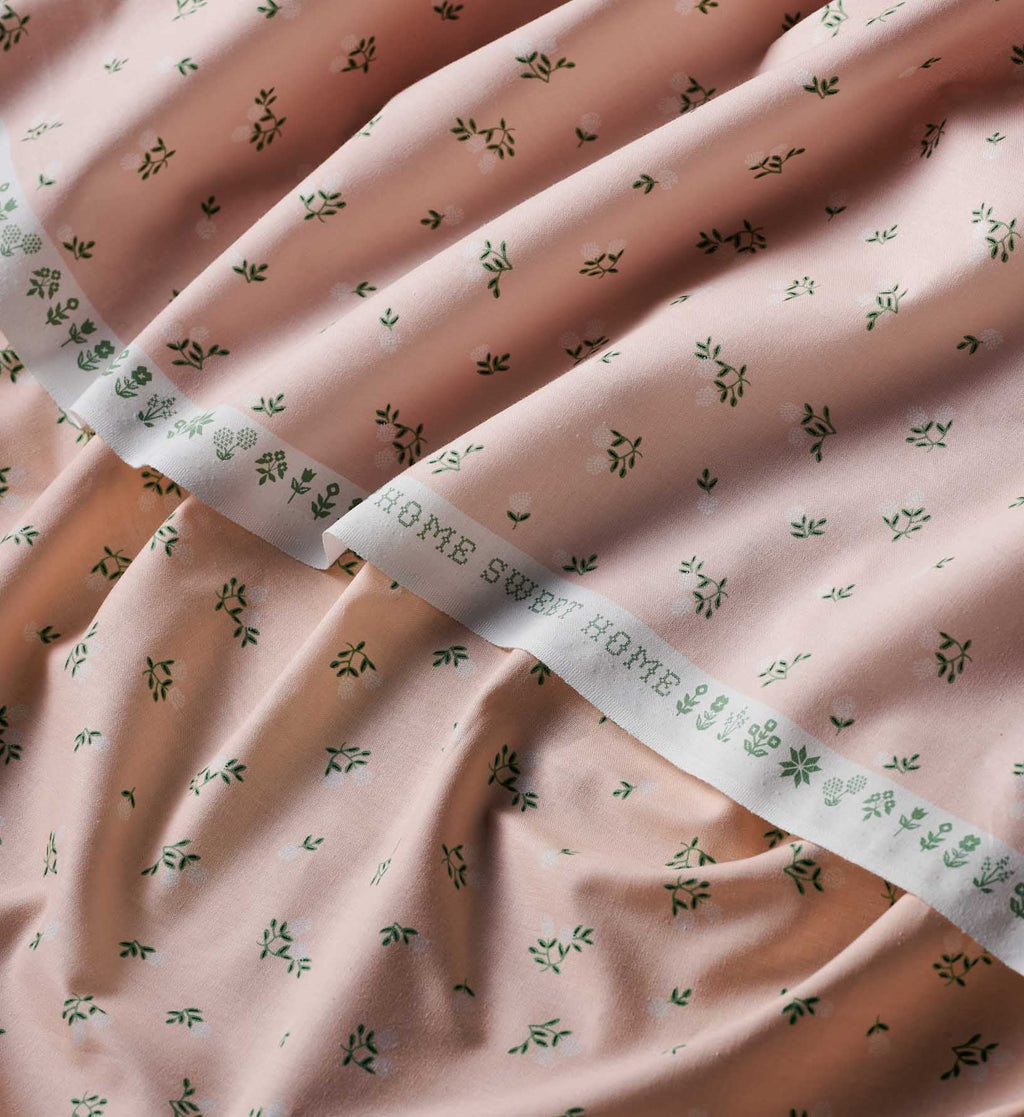 Cloverpaperco™ - Ditsy Hydrangea Cotton Fabric - Pink