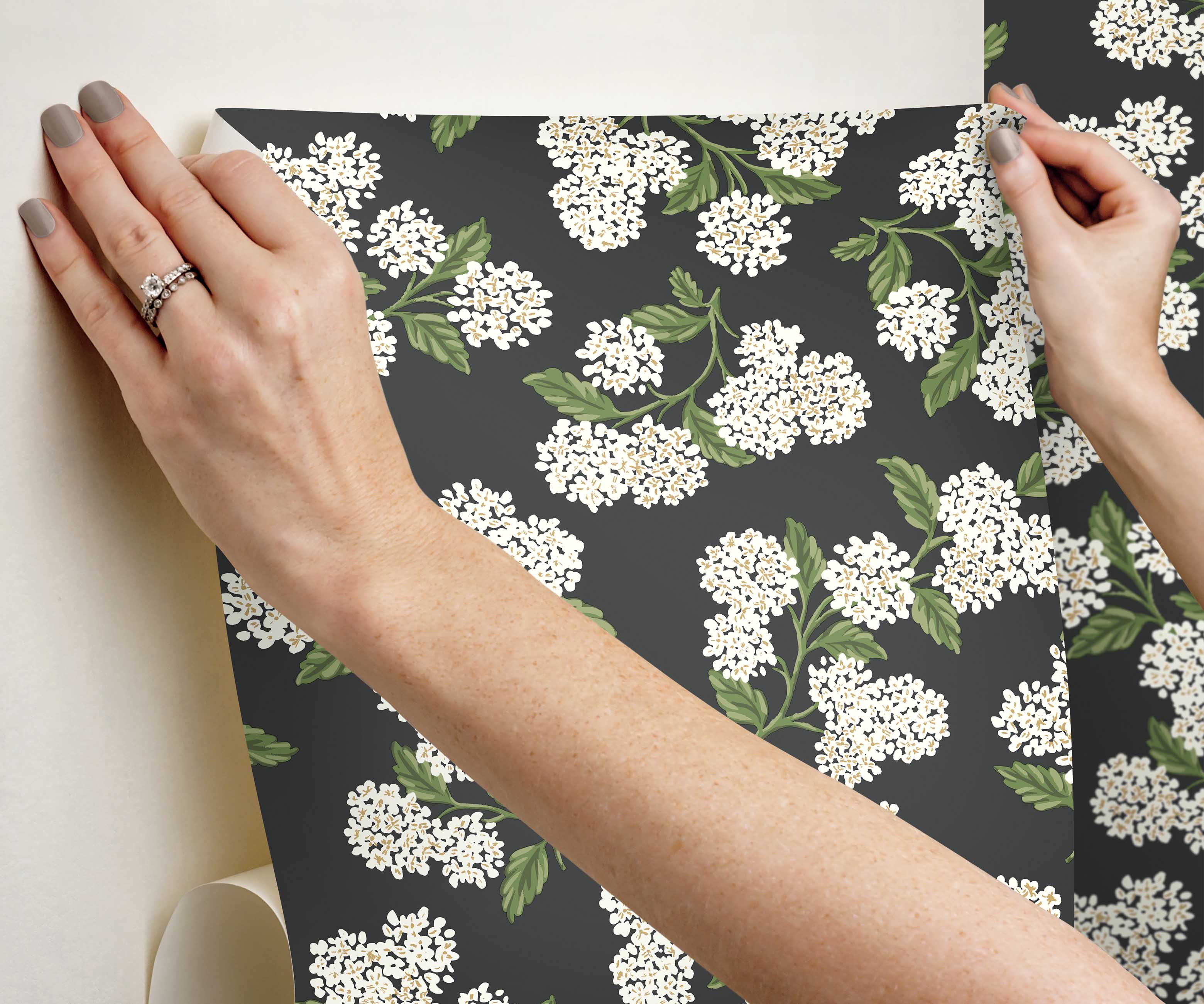 Cloverpaperco™ - Hydrangea Peel & Stick Wallpaper - Black & White